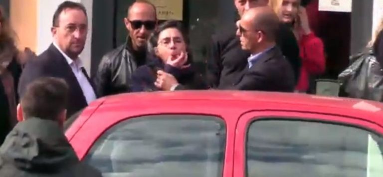 “Ho gridato buffone a Salvini. Sono stata bloccata. Mi hanno fatto cadere. E poi mi hanno portata in commissariato”. Intervista a Eleonora