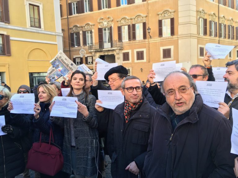 Fondi per l’editoria, presidio a Montecitorio per dire no ai tagli. Fnsi, Odg e Articolo 21: è un attacco alla libertà di informazione