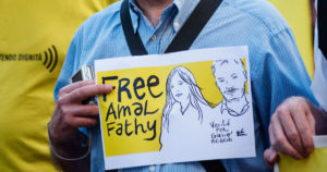Regeni. La famiglia: “Amal Fathy rimane in detenzione nonostante un ordine di rilascio”
