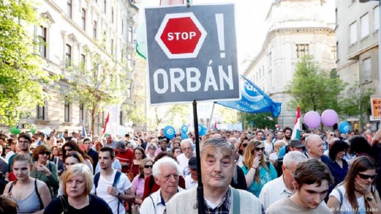 “Prima gli Ungheresi”. Una truffa lo slogan di Orban