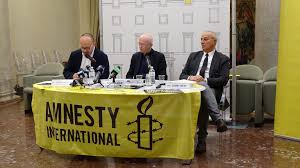 Amnesty, in Italia e tutta Europa aumentano intolleranza e discriminazioni. 2018 anno delle donne attiviste vittime di leader ‘bulli’