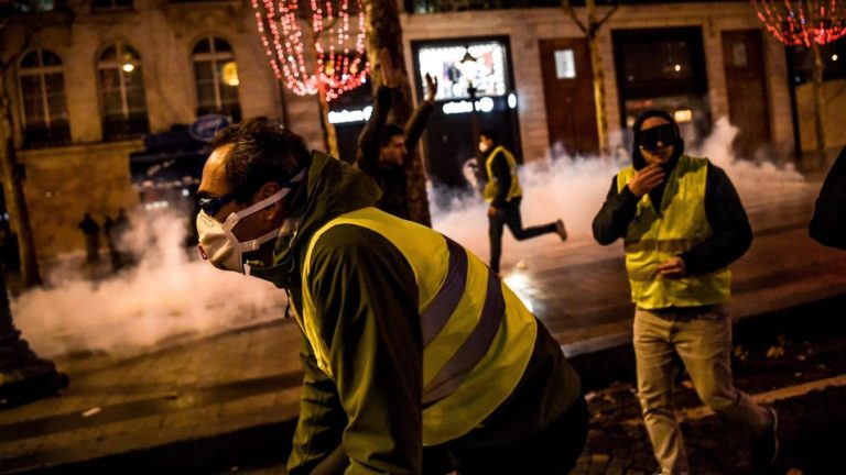 La crisi di diseguaglianza dei gilet gialli impone una tassa sulla speculazione finanziaria