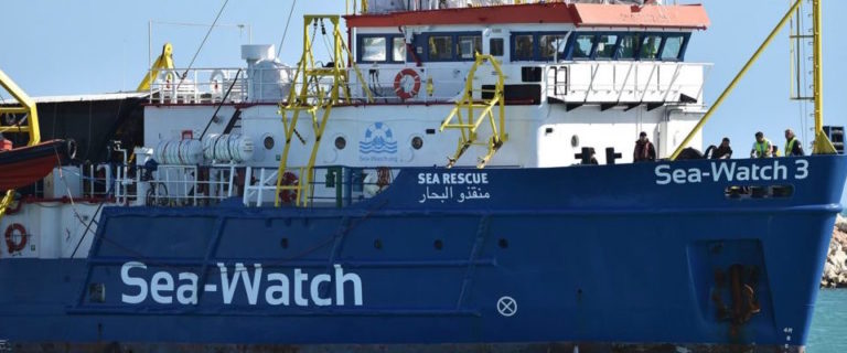 “I migranti della Sea Watch devono sbarcare immediatamente”. L’appello firmato dagli operatori sanitari