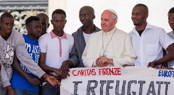 “Liberi di scegliere se migrare o restare”. Il messaggio di Papa Francesco in vista della giornata mondiale del Migrante e del Rifugiato