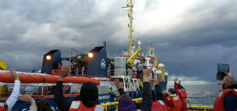 “La fine di un incubo. Ora affrontare le migrazioni in modo strutturale”. Intervista a Paolo Naso