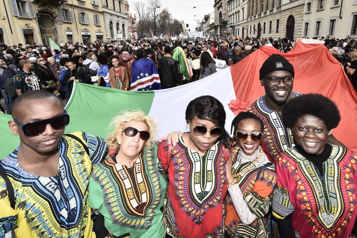 Milano contro il razzismo: una pagina di storia italiana