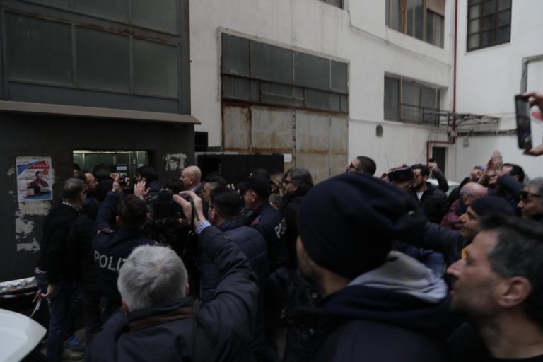 Arresto del superlatitante Marco Di Lauro, fotografi e videomaker non possono riprendere l’arrestato