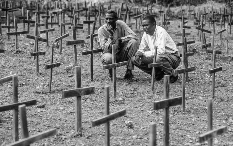 La poetessa Skylar ricorda il genocidio dei Tutsi in Ruanda