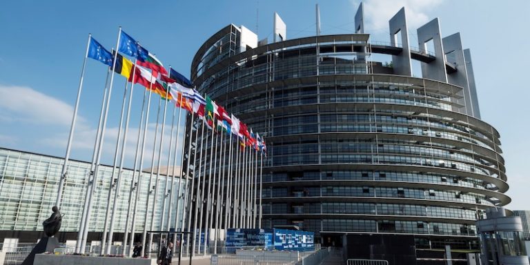 Lettera aperta dei giornalisti ai Membri del Parlamento Europeo per chiedere la proibizione assoluta della sorveglianza dei giornalisti tramite software di spionaggio