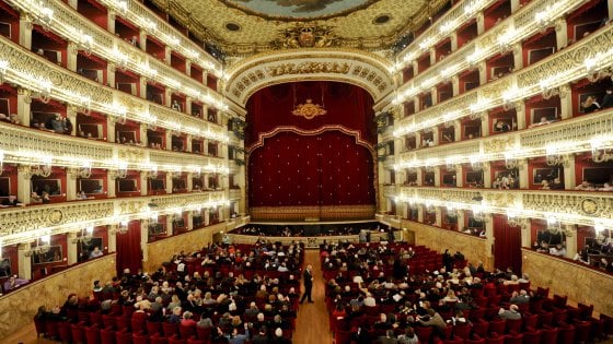 Bufera sul bando pubblico  del Teatro San Carlo: cercano addetto stampa ‘senza difetti’