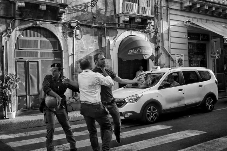 Roy Paci contro Salvini e la repressione nelle manifestazioni. La rivolta degli artisti