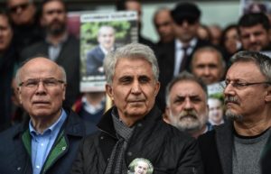 Liberi i giornalisti di Cumhuriyet dopo annullamento condanna. Appello al Consiglio diritti umani dell’Onu per libertà informazione in Turchia