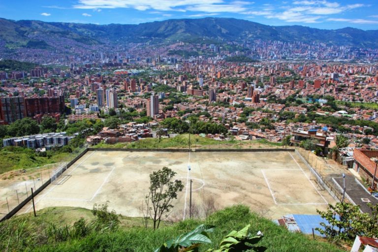 Colombia. Una piccola squadra di calcio per strappare i bambini alle bande di strada