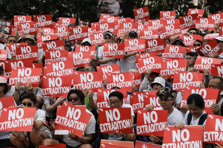 Hong Kong grida nelle urne: “Attenta Pechino!”