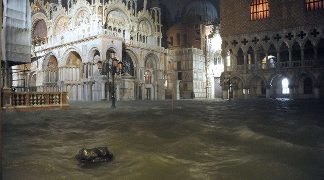 Venezia sommersa. Più che dal mare, dalle lacrime di coccodrillo