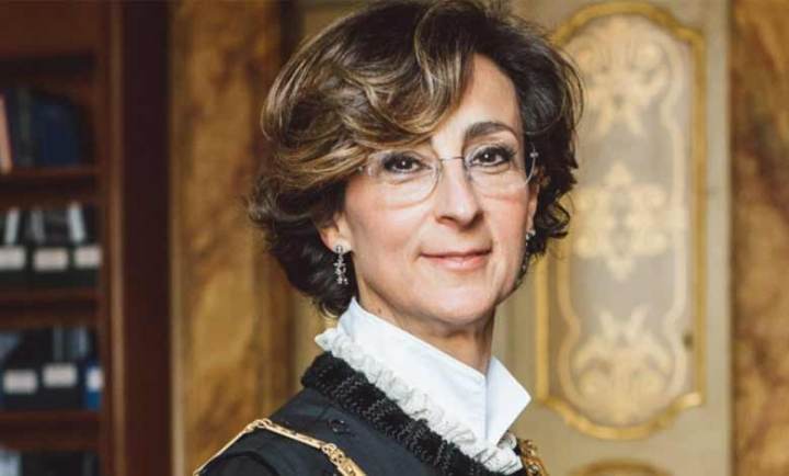 Cartabia alla Corte costituzionale ma in Italia le donne si giudicano a letto: scontro in tv tra Sallusti e De Gregorio