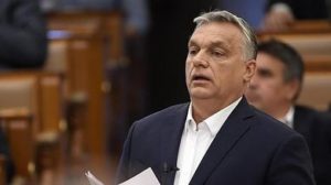 Ungheria, nuova legge sul Covid-19 attribuisce al premier Orbán poteri illimitati. Amnesty: “Sviluppo preoccupante”