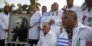 L’arrivo dei medici cubani in aiuto all’Italia è più di un gesto di solidarietà