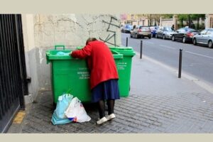 La povertà fa notizia, ma non troppo. Il rapporto presentato a Lucca