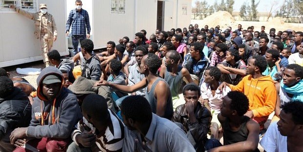 “Immigrati in calo. Intercettati, riportati in Libia e detenuti in condizioni inaccettabili”. Il rapporto del Centro Astalli