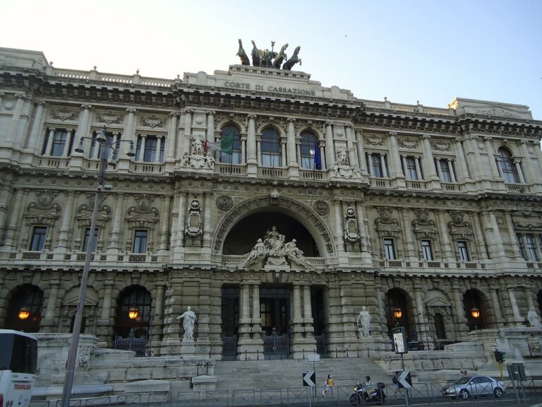 Blocco della giustizia. 29 maggio flash mob degli avvocati