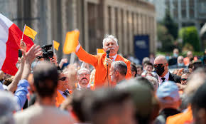 Gilet Arancioni, torna l’antipolitica