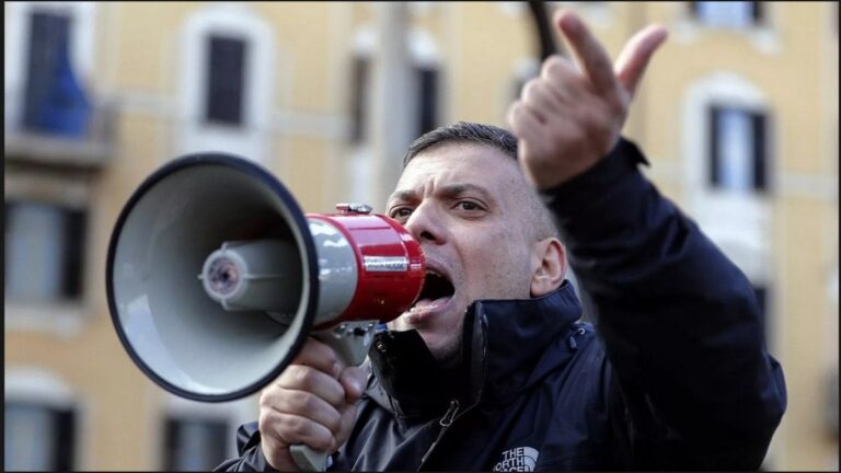 L’allergia di Giuliano Castellino per la libertà di stampa. Il leader di Forza Nuova continua ad aggredire i giornalisti