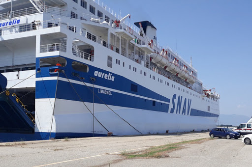 Seconda nave quarantena sbarcata in Calabria. Ospiterà i migranti positivi al virus