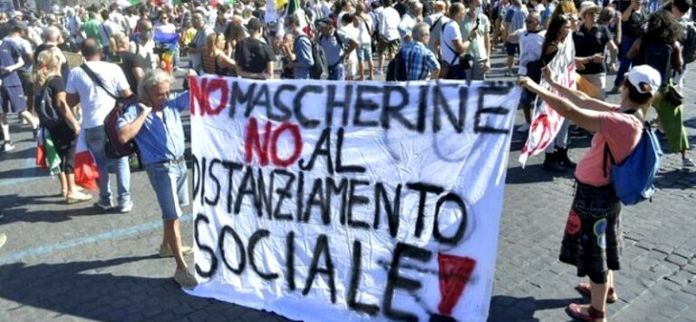 A Roma la manifestazione dei negazionisti, a braccetto con la destra estrema