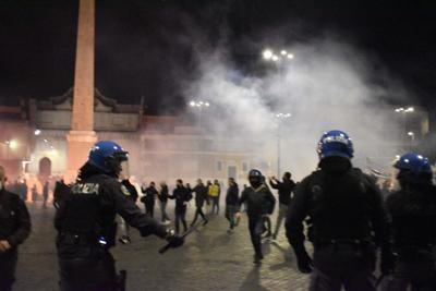 Manifestazione di Forza Nuova, scontri a Roma come da copione