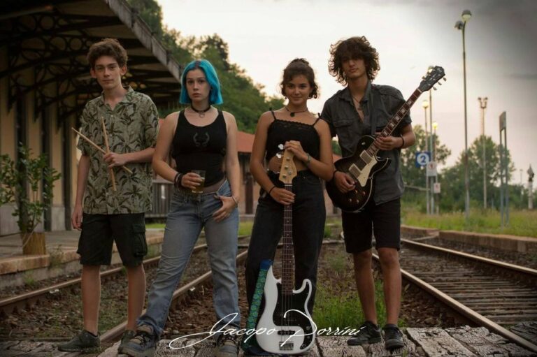 Rete antifascista italiana: “ascoltiamo il messaggio antirazzista della band One Crossed Tick”