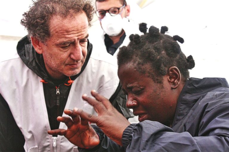 “Angeli del mare”, su Prime Video un eccezionale documento sulla migrazione e gli eroi della nostra epoca