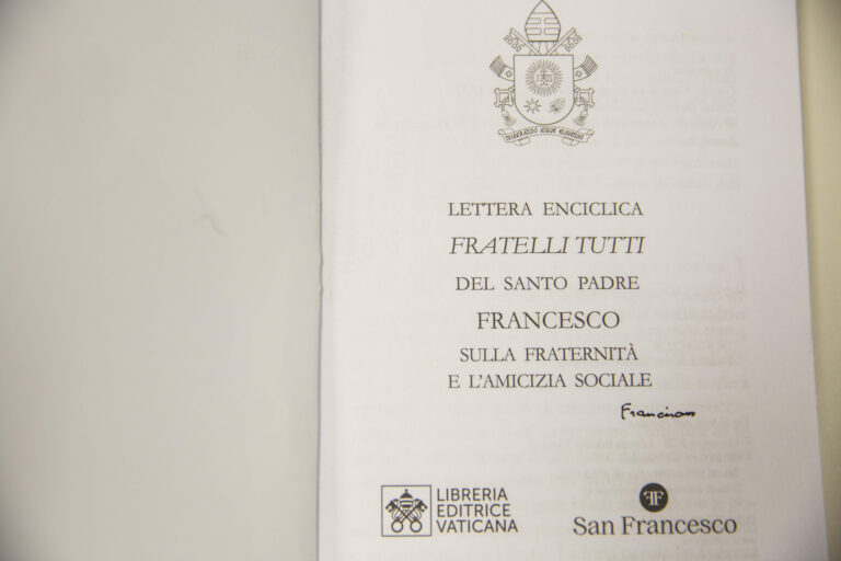 Il Papa ad Assisi. Padre Mauro Gambetti e Padre Enzo Fortunato: “giornata storica”