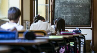 Scuole aperte, economia chiusa. Per l’occupazione, il rilancio dell’edilizia