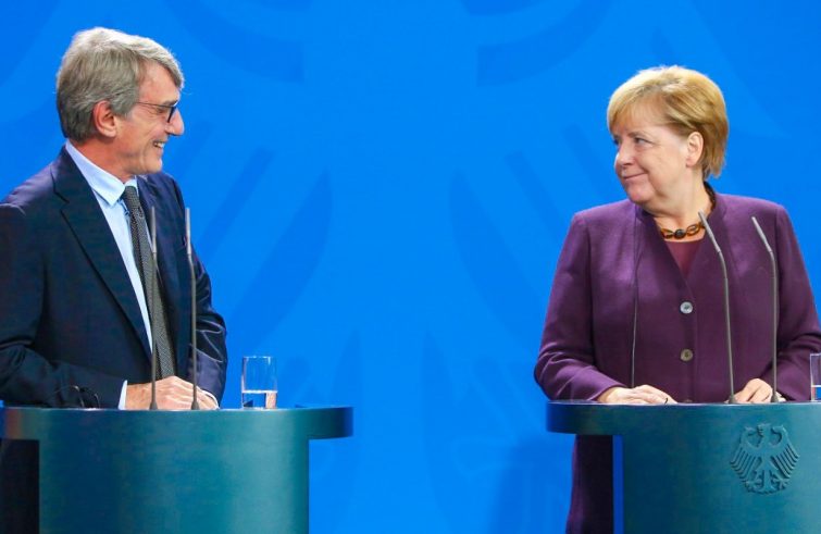 Debito via, Sassoli parla e Merkel tace