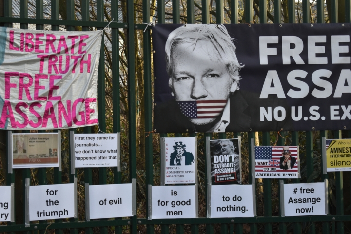Aderiamo tutti all’appello di Adolfo Perez Esquivel per la liberazione di Julian Assange