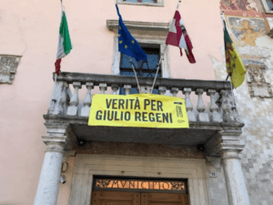 Rovereto Città della Pace espone lo striscione “Verità e giustizia per Giulio Regeni”