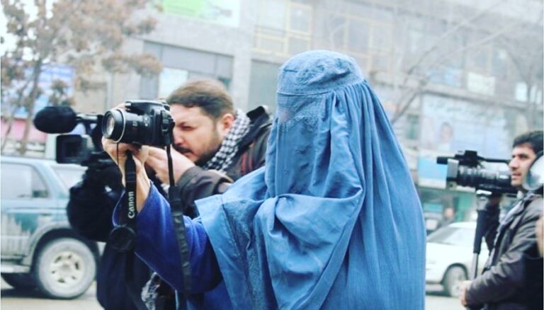Giornalisti in Afghanistan: una sfida con la vita, doppia se si è donne