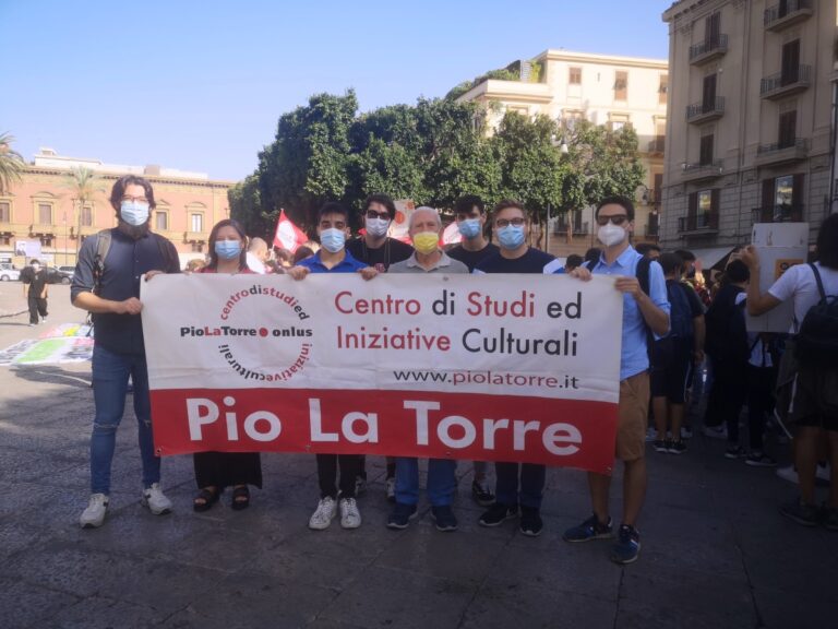 Il Centro Studi Pio La Torre in piazza a Palermo con il movimento “Fridays for Future”