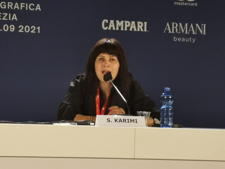Venezia 2021. Sahraa Karimi al Panel sull’Afghanistan: “Per capire cosa succede ripensate a Schindler’s List”