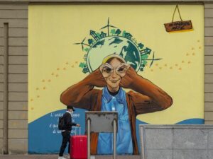 A Milano un murale per Fraintesa, la travel blogger morta di tumore