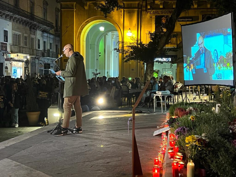 “Riprendiamo le inchieste di Daphne, quelle che portano in Italia, che riguardano Mafia e Camorra”