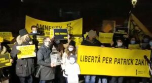 Patrick Zaki. Oggi la terza udienza. Flash mob di Amnesty a Bologna e a Roma