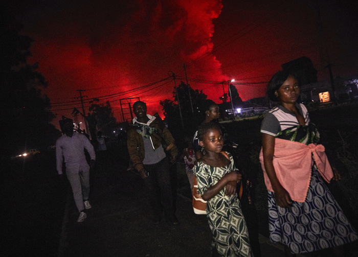 Congo. Eruzione vulcano Nyiragongo: “A Goma c’è una crisi umanitaria dimenticata”. L’attivista John Mpaliza lancia una raccolta fondi per gli sfollati 