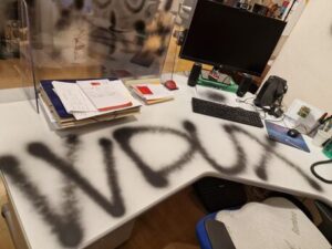 Scritte omofobe e fasciste all’Università di Siena. Attacchi anche alla Cgil