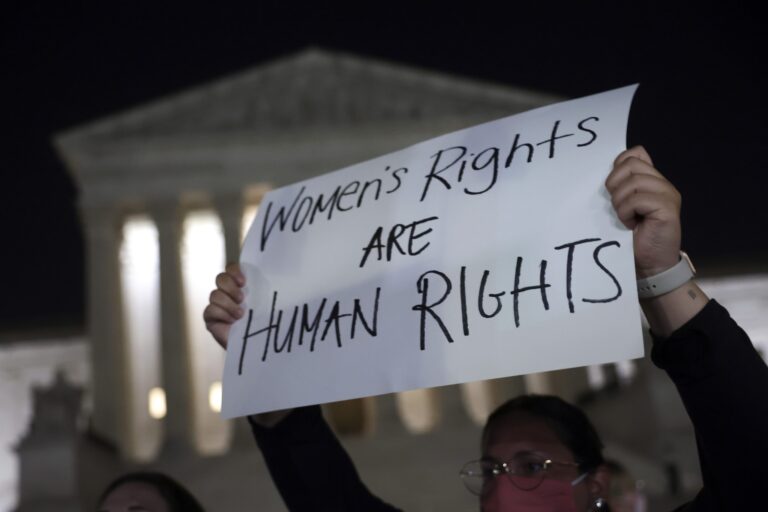 Aborto. La Corte Suprema Usa abolisce il diritto di interrompere la gravidanza. Ass. Se non ora quando: “siamo tornati al Medioevo”