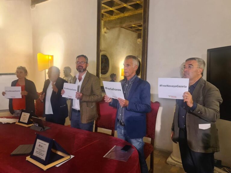 Flashmob a Trento e Napoli per la libertà di stampa