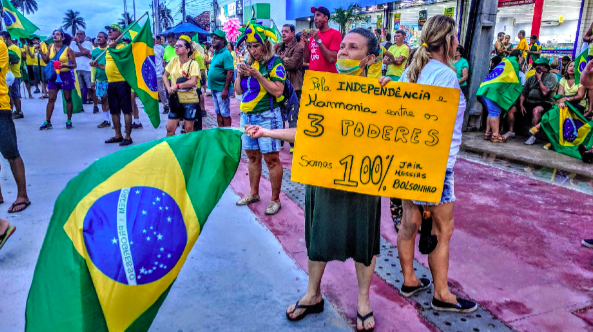 Alla vigilia delle elezioni in Brasile lo scontro tra Lula e Bolsonaro, sullo sfondo di fake news e tragedie ambientali