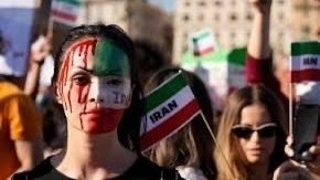 Marisa Laurito per l’Iran: arriva in pochi giorni a cinquemila firme la petizione che chiede la libertà per il popolo iraniano. Il sette gennaio a Napoli grande manifestazione al Trianon