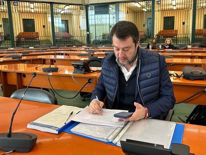 Open Arms: Salvini in aula a Palermo. E afferma: “Trafficanti o terroristi a bordo? Non avevamo informazioni specifiche”